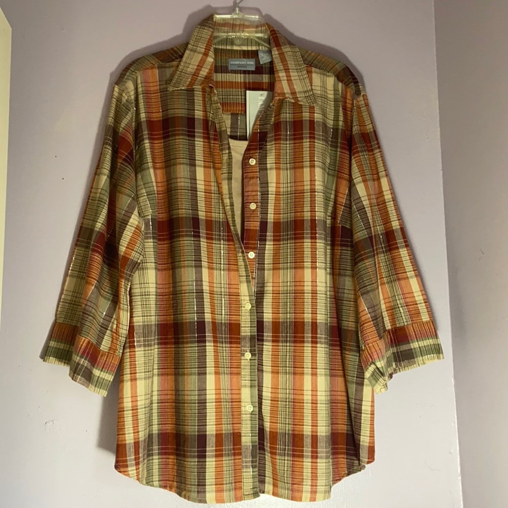 Company One Woman Button Down Front Closure V-Neck Size 2X